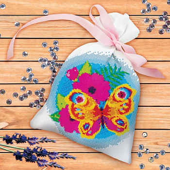 Вышивка крестиком на мешочке 'Бабочка'